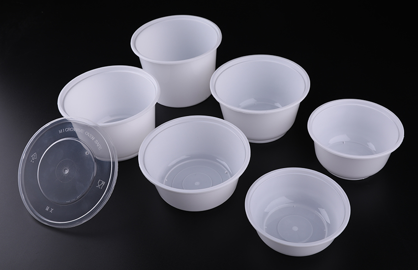 Plastic round bowl